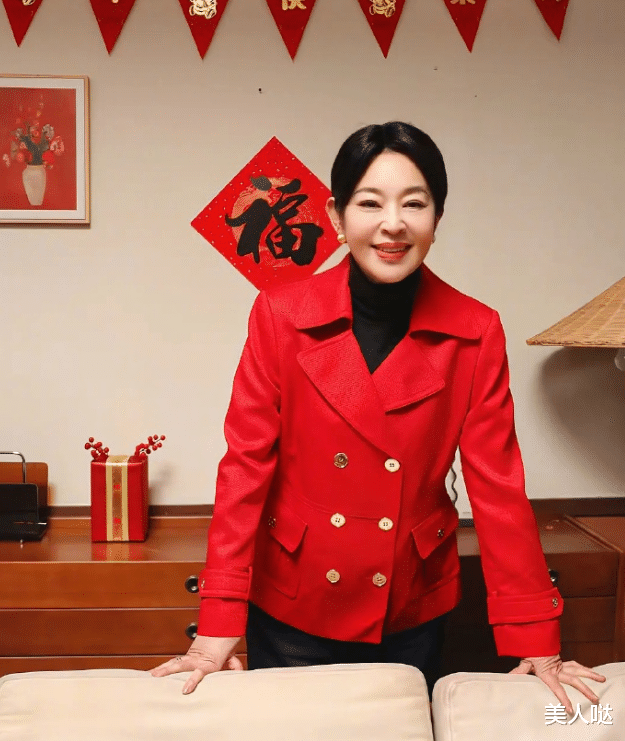 倪萍近照变化太大认不出!