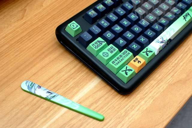 潮物分享:珂芝上新Z98 IP定制款机械键盘,二次元爱好者必入