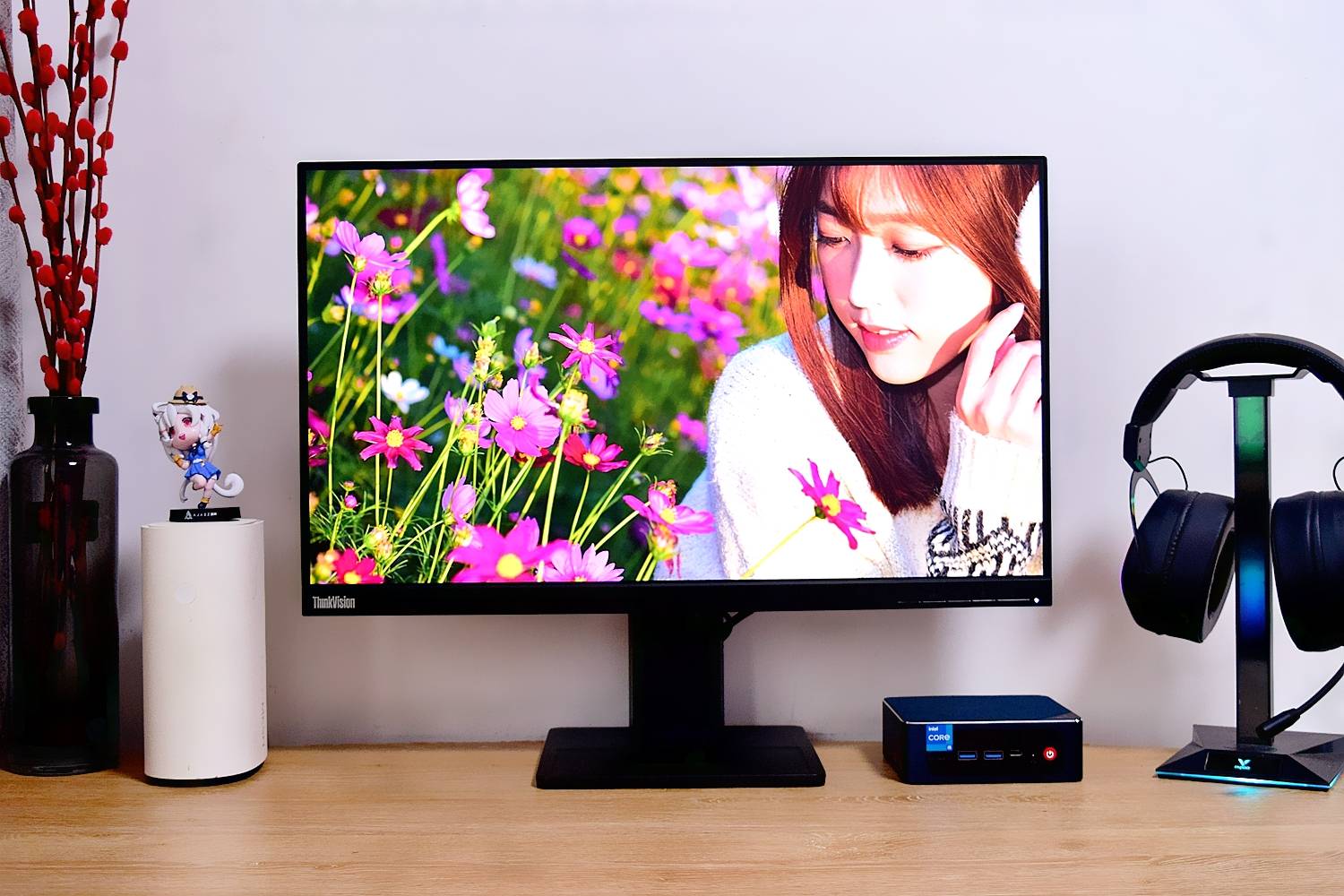 显示清晰细腻,即使十分靠近屏幕观看也不会有"颗粒感",能够满足用户