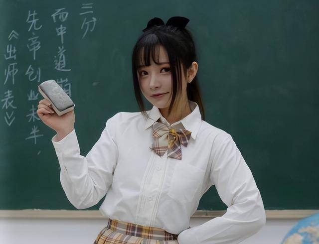 95后女教师穿"jk",家长吐槽有伤形象,老师:穿衣自由_穿着_道德_孩子