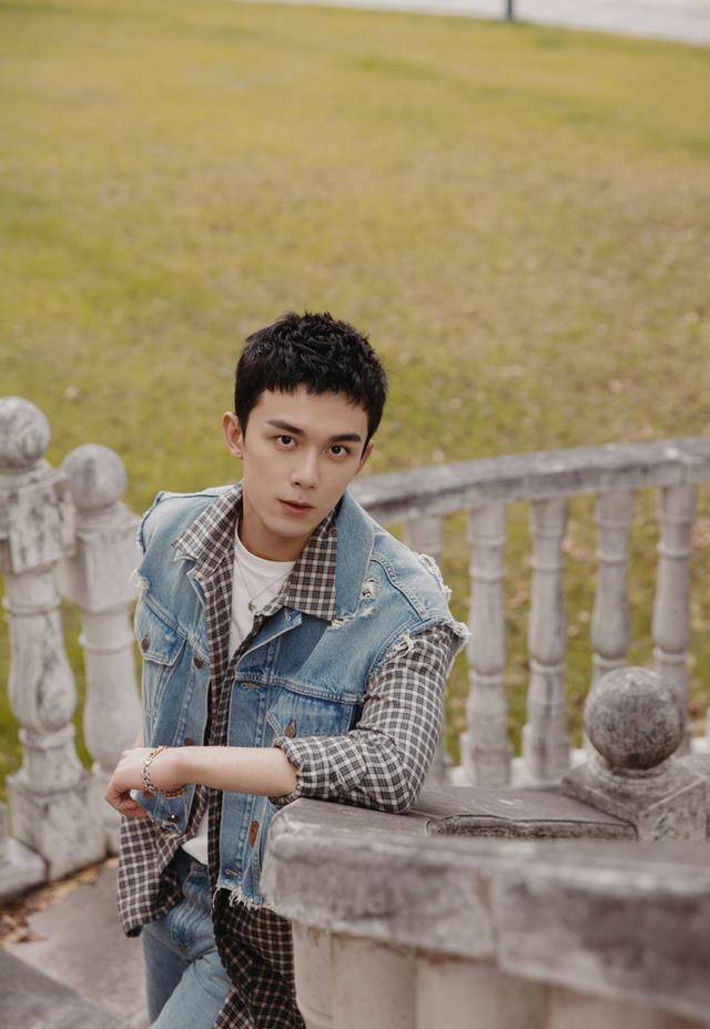 所以说,《长歌行》这部剧,吴磊虽然是去救场的,但结果并不是很好,对他