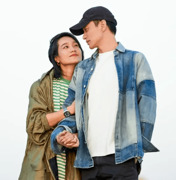 周一围为了哄朱丹开心参加婚恋综艺:就算前面是个悬崖,我也跳了_网友