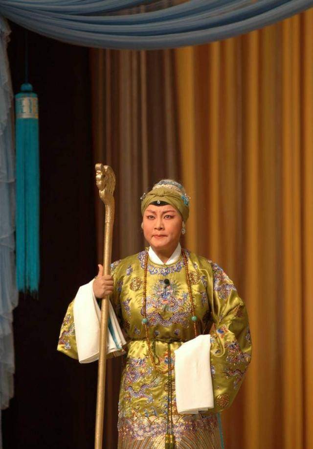 杨门女将,竟被开膛破肚,一代巾帼英雄佘太君是怎么死?