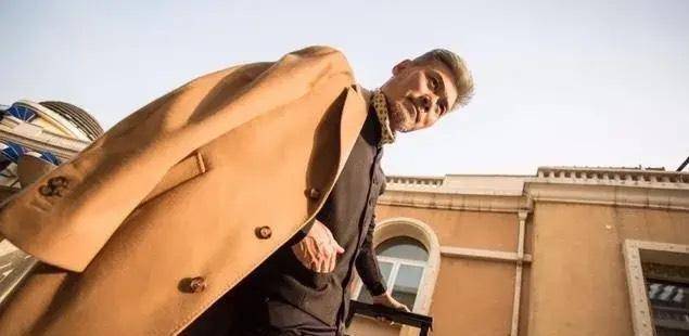 《绝不放过你》中原本出演正面角色的他,却凭借反派角色大火_赵恒_陈