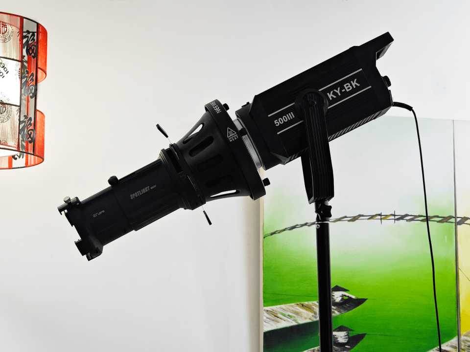 喜欢摄影一定要整一个纽尔聚光筒,有了它我们就可以随意雕刻光线,速出大片!