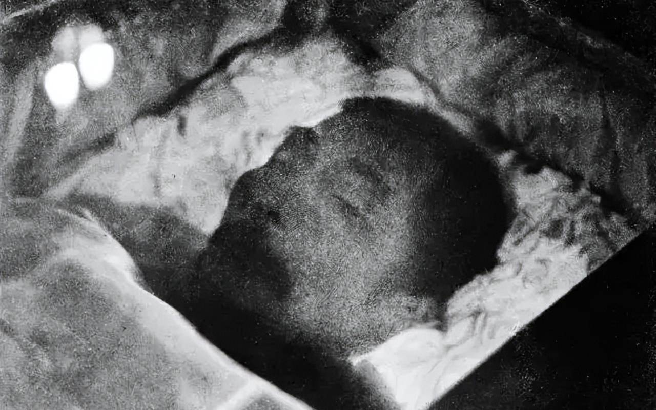 1936年10月19日,鲁迅先生在上海的寓所与世长辞,那一天,无数中国人都