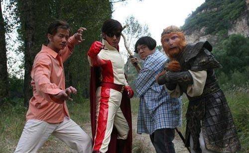 舒畅李滨晒合照,重现13年前《魔幻手机》的造型,第三部要来了吗_阿