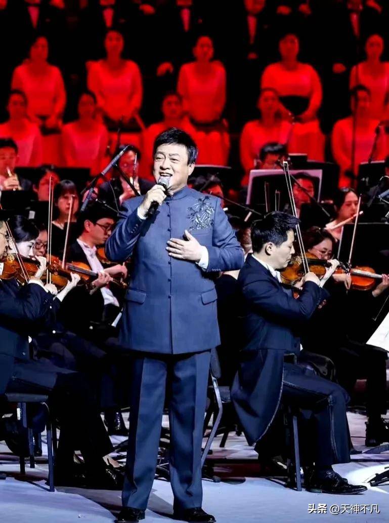 67岁郁钧剑近况曝光,和吕继宏张也等多位歌唱家一起同台演出_生活