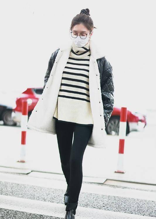 他体重增加了十公斤.即使是身材高大,腿长的江疏影,穿