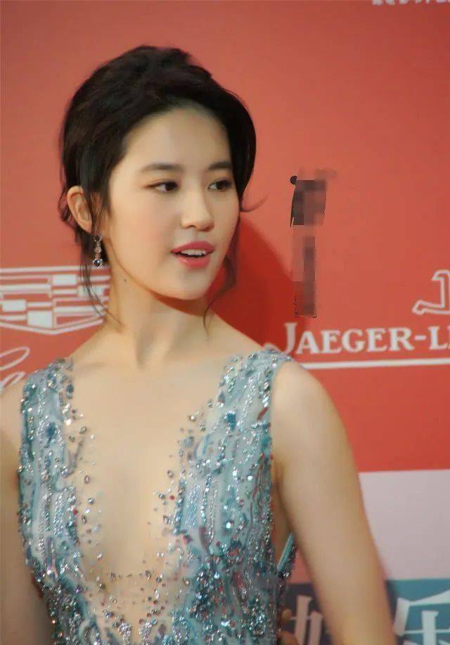 刘亦菲金莲花再封后!她身材曼妙性感撩人美若天仙