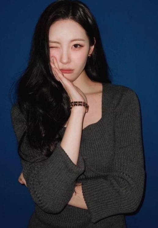 宣美晒最新自拍美照,穿紧身连衣裙秀曲线身材_美的_风格_照片