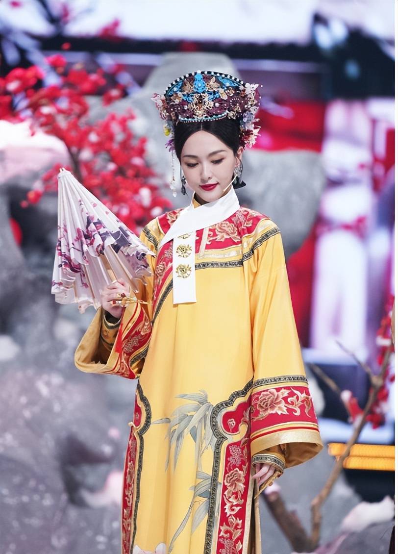 唐嫣参与综艺节目,古装造型出镜,又美又飒_言情剧_都市_女神