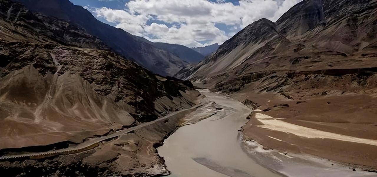 开伯尔山口:一个狭窄的通道,为何让印度痛苦了3000年?