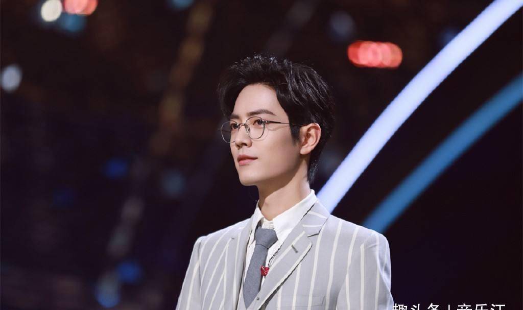 何炅一席话,揭开肖战事件的深层次思考:如何做一名合格的粉丝?