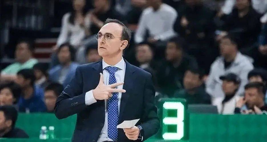 闫军未被处罚,辽篮球迷担心,cba或安排吹罚辽粤大战_比赛_裁判_辽宁