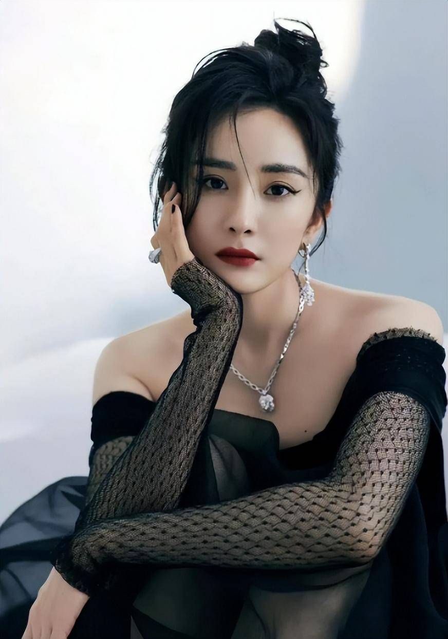 最著名的就是"杨幂醉酒事件"了吧.