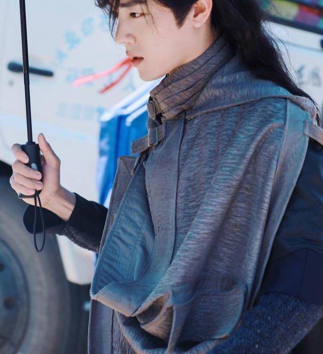 原创看到肖战《狼殿下》高清花絮,网友:花絮比正片好看!