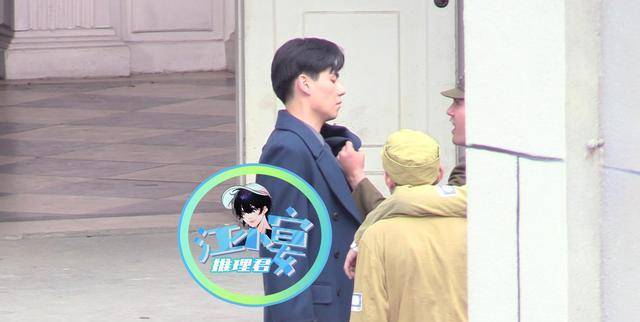 胡一天新剧造型帅气穿现代装拍民国戏超违和_日本_表情_受伤