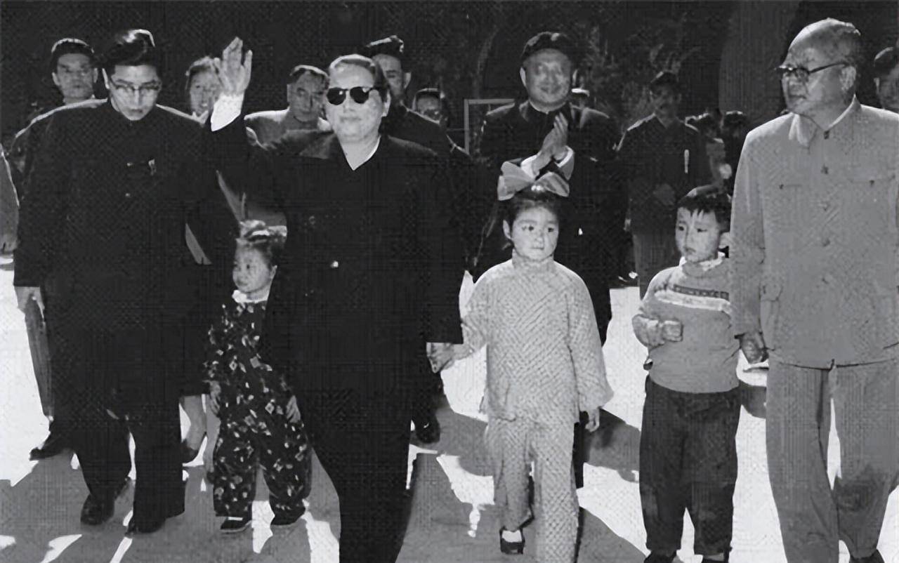 宋庆龄晚年:面临宋家,养女,政界三难,死后病历本打破