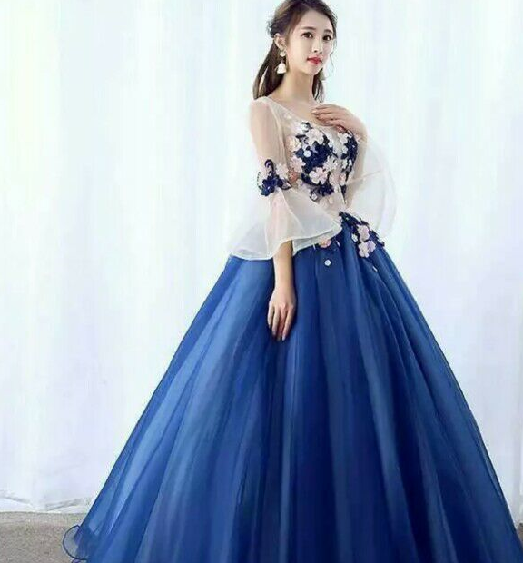 5双子座五彩缤纷公主裙,这是白花盛开的季节,所以双子也选择了纯蓝色