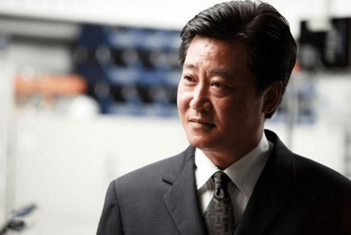 导演赵宝刚:娶初恋妻子相约丁克16年,愁坏了母亲,48岁意外得子_丁芯