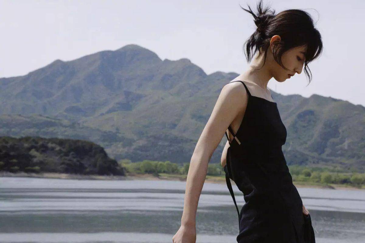 张子枫减肥后,她的美貌达到了一个新的高度.