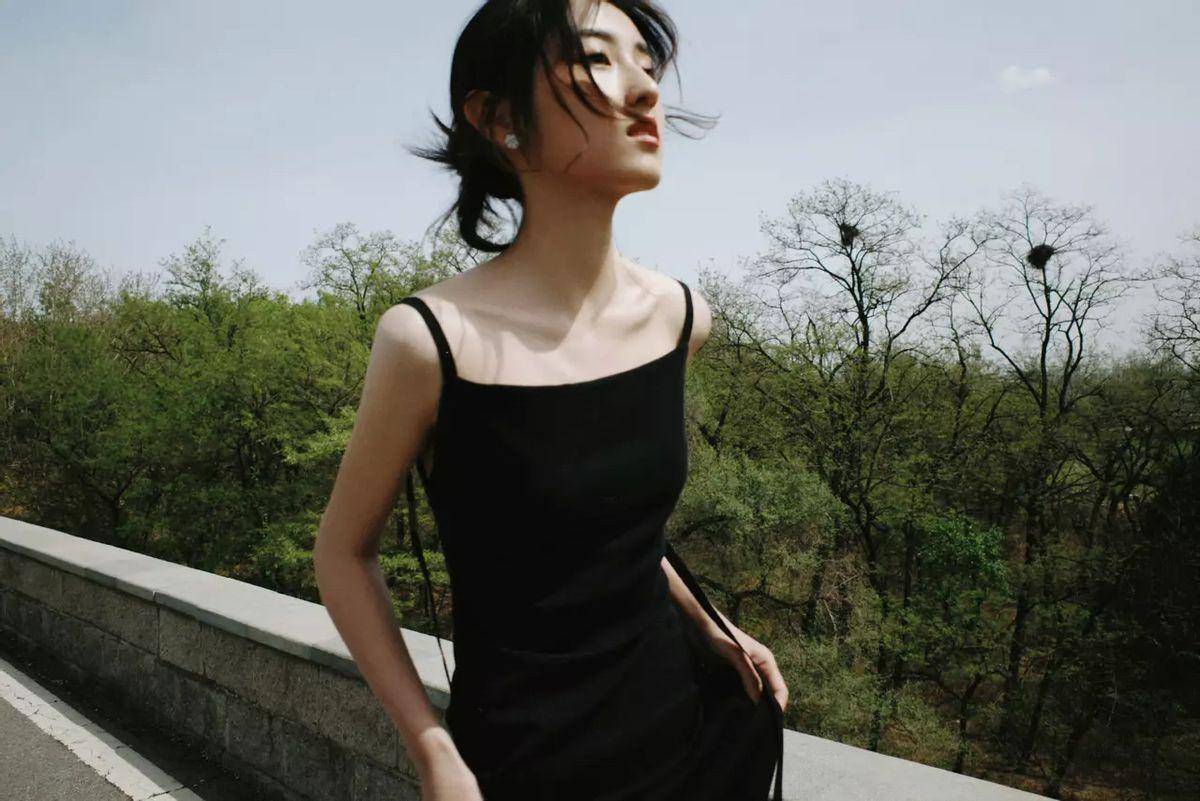 张子枫减肥后,她的美貌达到了一个新的高度.