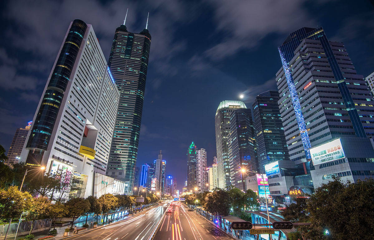 深圳市深南大道全长256公里美伦美焕目不暇接