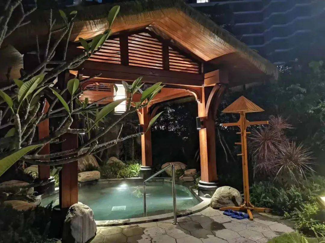 免费早餐 露天养生汤泉 游无边泳池 儿童乐园体验券