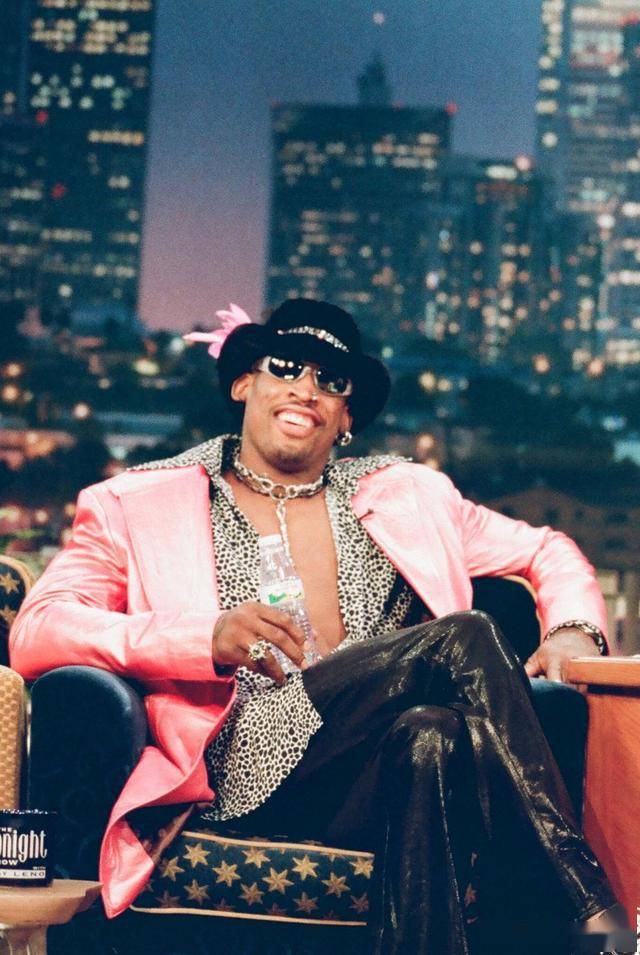 影响力不只在篮坛90年代体育界亚化代表人物罗德曼的怪异打扮