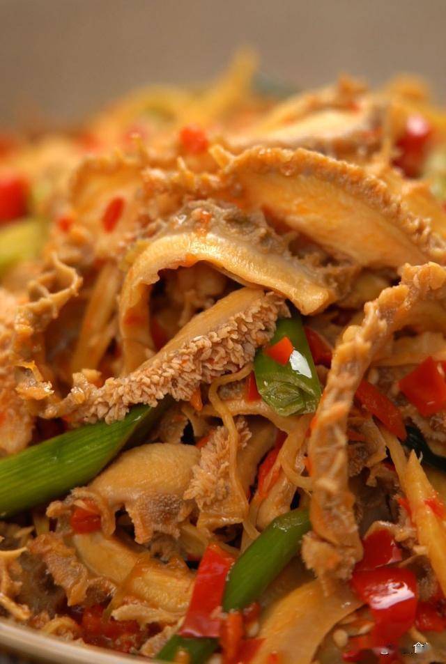 夏天到了这道酸辣金钱肚在在我们当地很是畅销