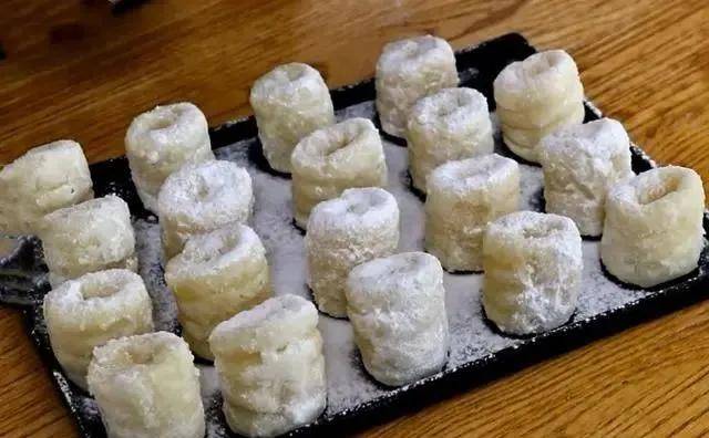 原创1碗糯米粉1勺白糖教你做糯米糖卷外酥里糯比面包还好吃