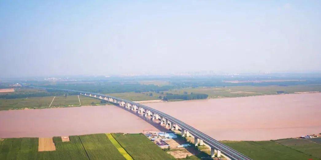 新乡两会秦保健代表说长垣修建高铁十分必要