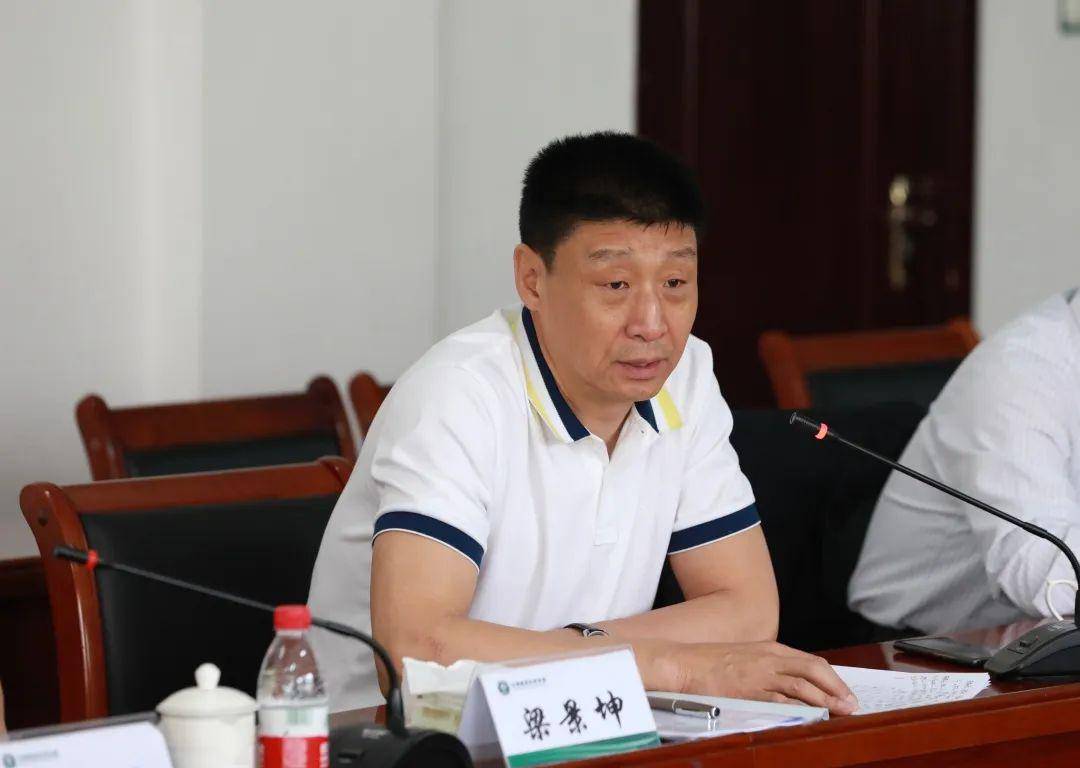 集团公司副总经理梁景坤一行深入乌海超高压供电局督查安全生产全覆盖