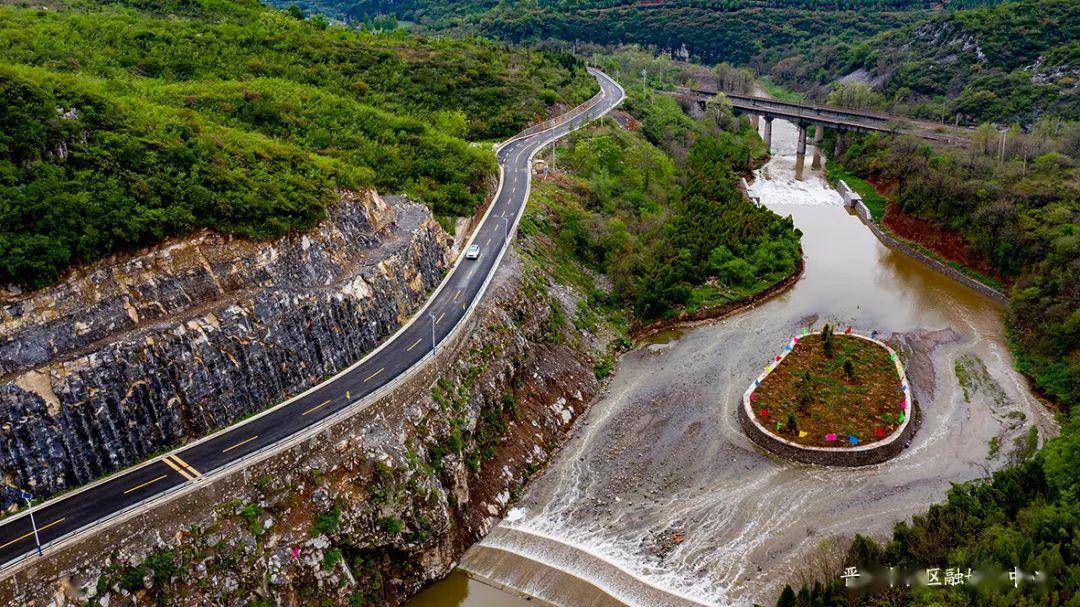 近日 城区白水河洞头段河道治理工程 基本完工 河道碧波荡漾 两岸
