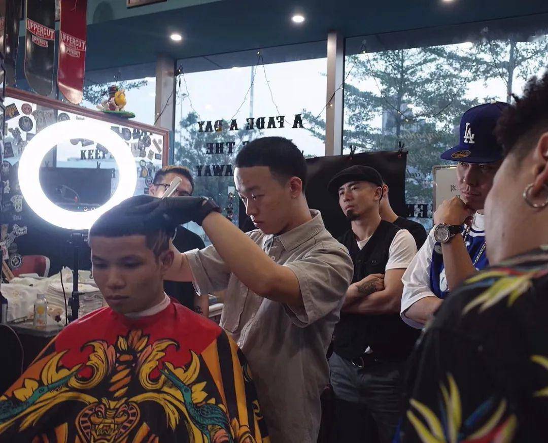8你觉得中国可以有自己特色的barbershop吗?还是原滋原味复刻过来?