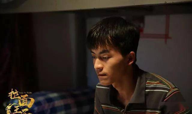 大王子饰演者 马翰导演刘全玮亲自担当摄影指导导演与两名主演讲戏(左