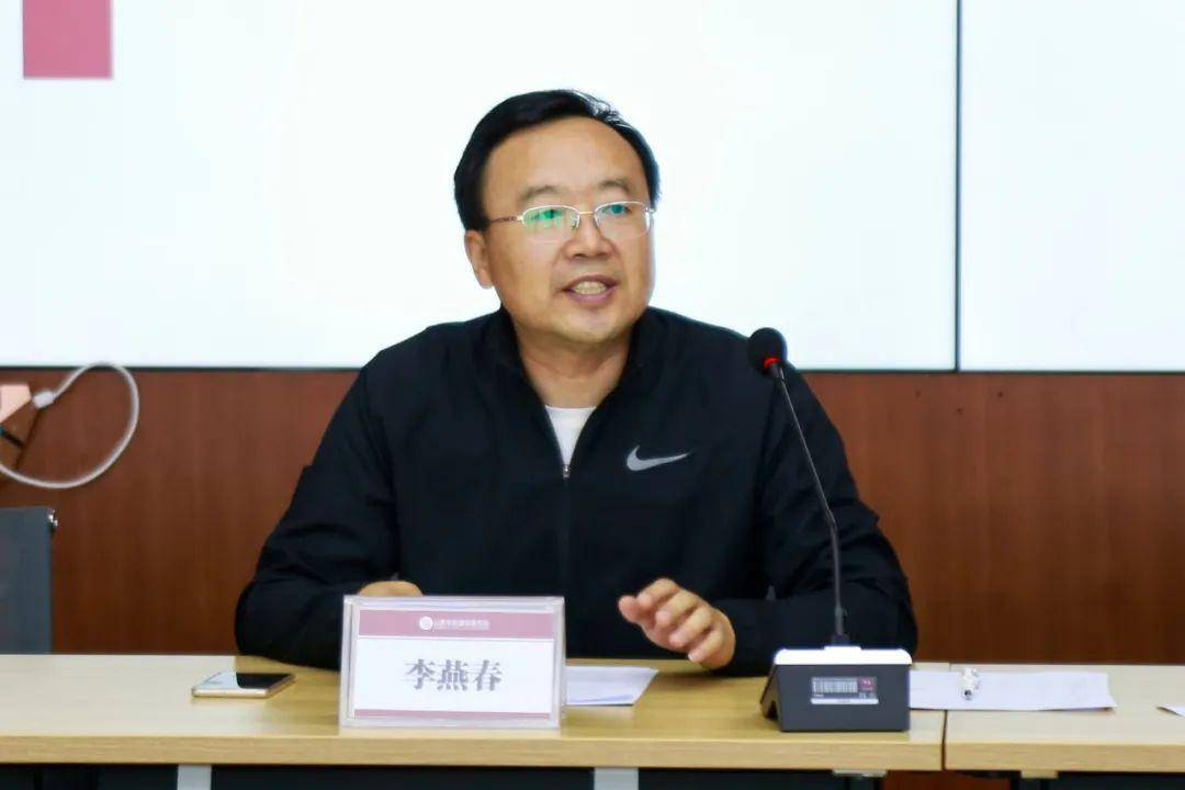 李燕春总监首先介绍了华炬的发展历程以及华炬未来远景.