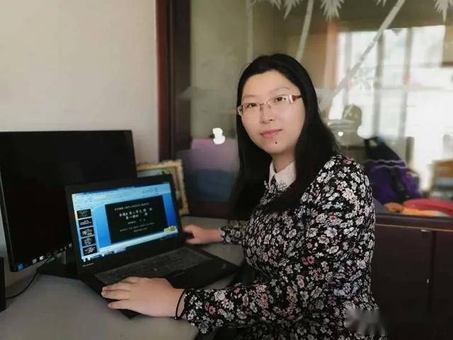 高 中 二 年 级刘 日:邯郸市四中物理教师,河北师范大学理论物理专业