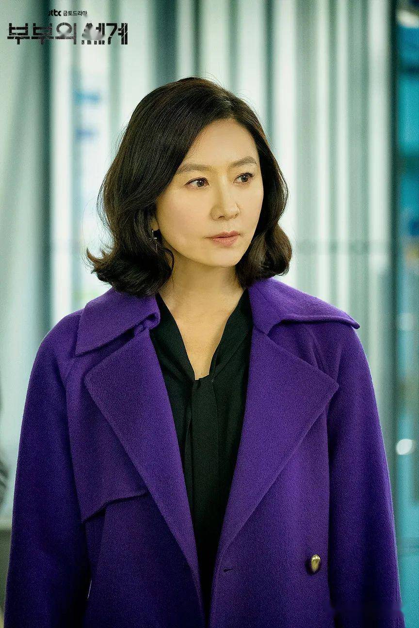 《夫妻的世界》金喜爱韩素希自信的资本,都在珠宝里了