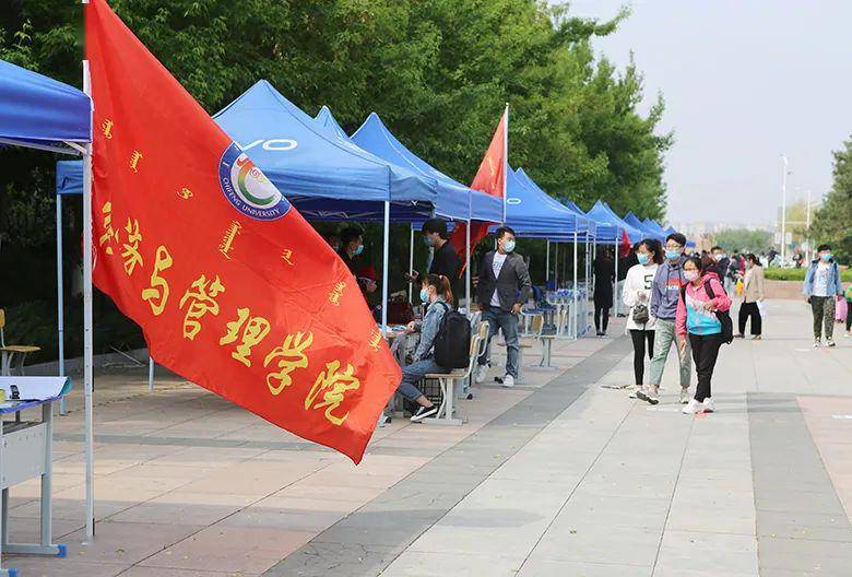 大学开学现场!_校园