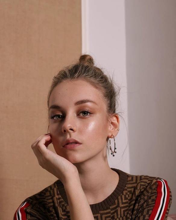 唯有ester最耐看!20岁西班牙性感女星18s视频爆火ig