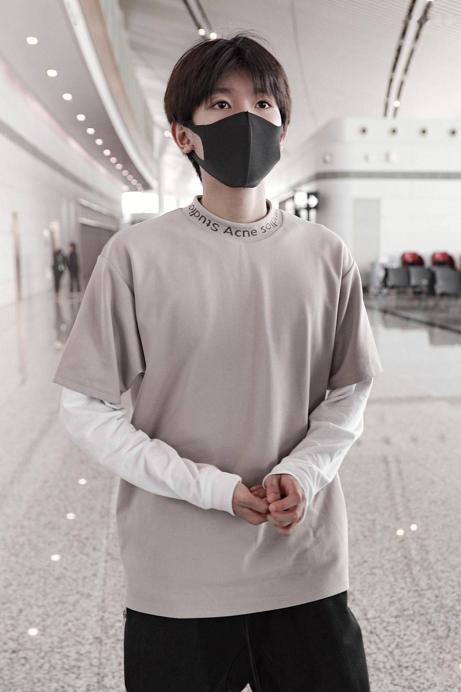 王源的夏日清新穿搭 可盐可甜形象满分