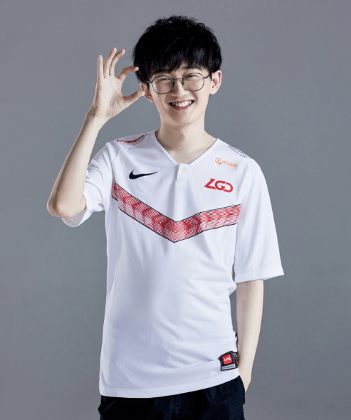 estar真要完了?wei自曝"小doinb"没了,刘青松:让芬芬来_cryin