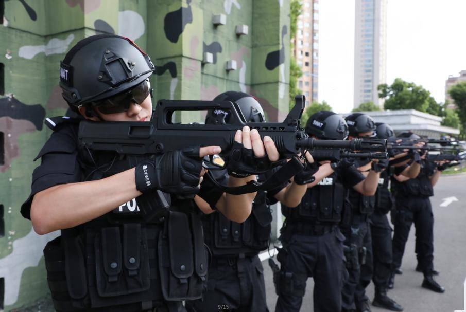 昨天六安特警支队集结