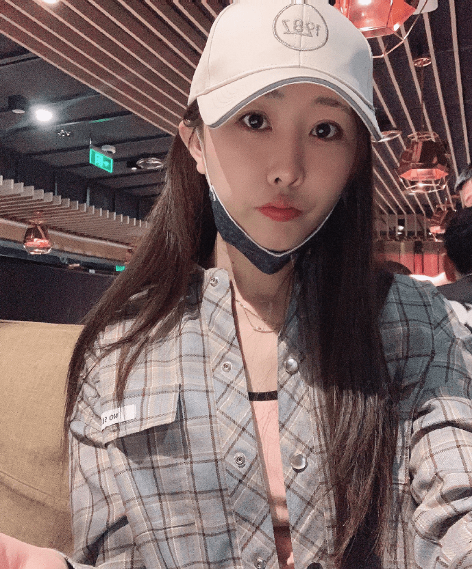 粉丝死追4年为讨回200块的礼物钱,女主播表示特别无奈_阿怡