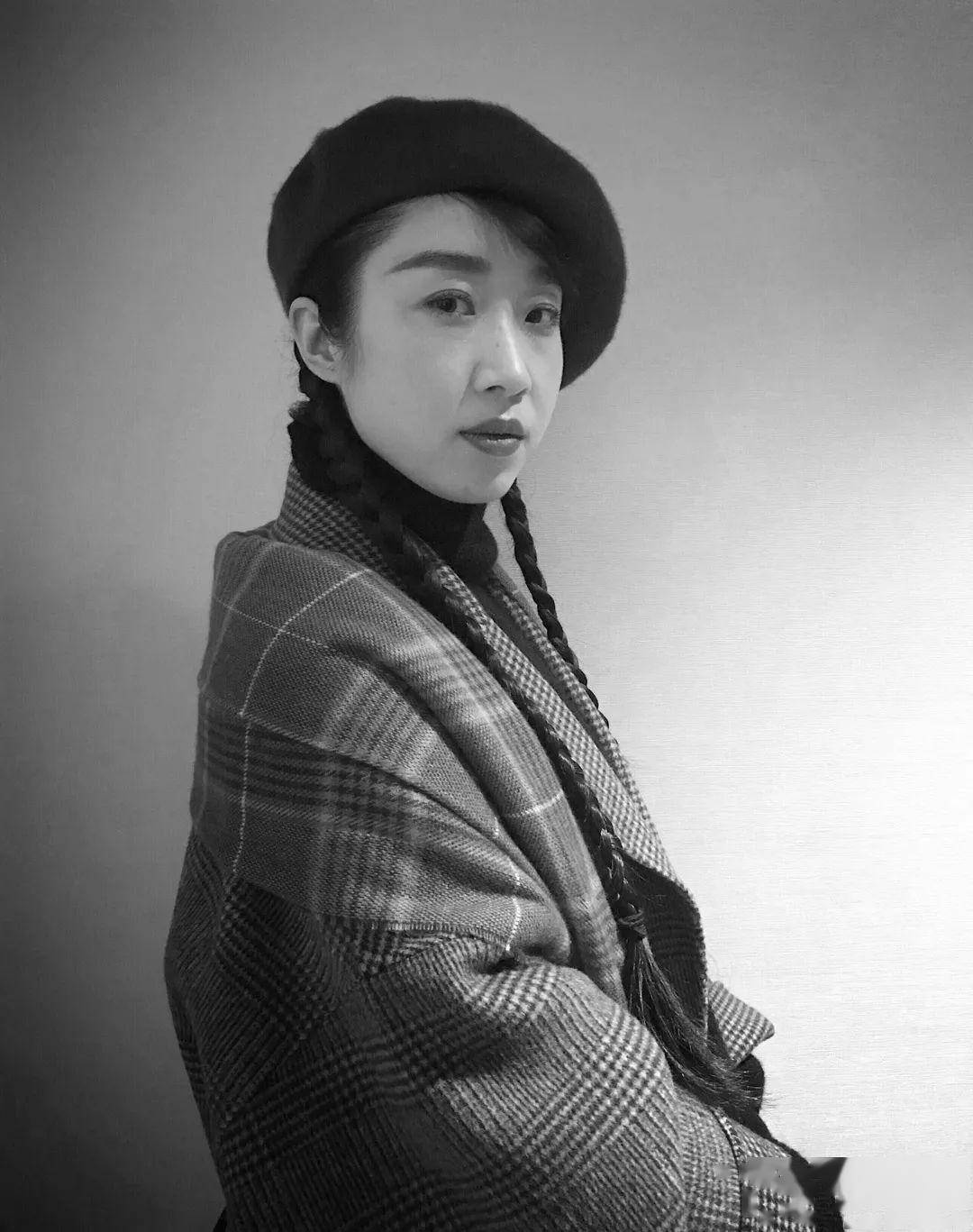 蔡玲玲在方寸间凸显自我风格