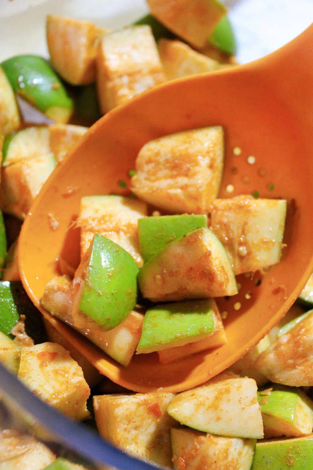 这些『酸嘢』小店,唤醒南宁人的味蕾