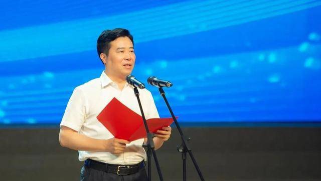 启动活动上,长沙市委常委,浏阳市委书记黎春秋向广大学子发出诚挚邀请