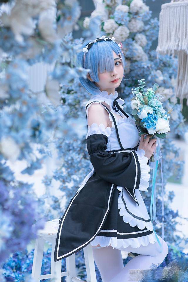 四组可爱国人妹子cos的日本人气动漫角色雷姆造型十分还原